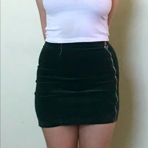 DARK GREEN MINI SKIRT FOREVER 21